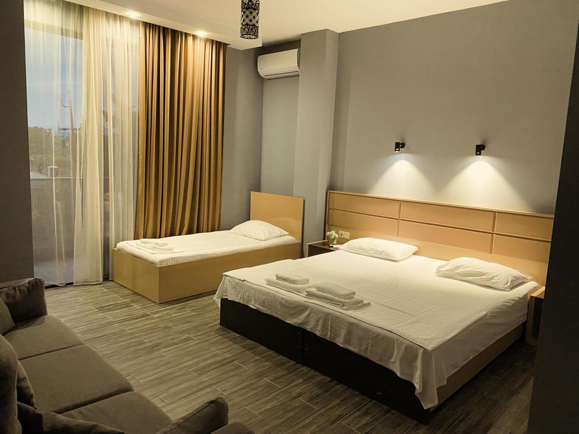 Hotel Vs 코불레티 외부 사진